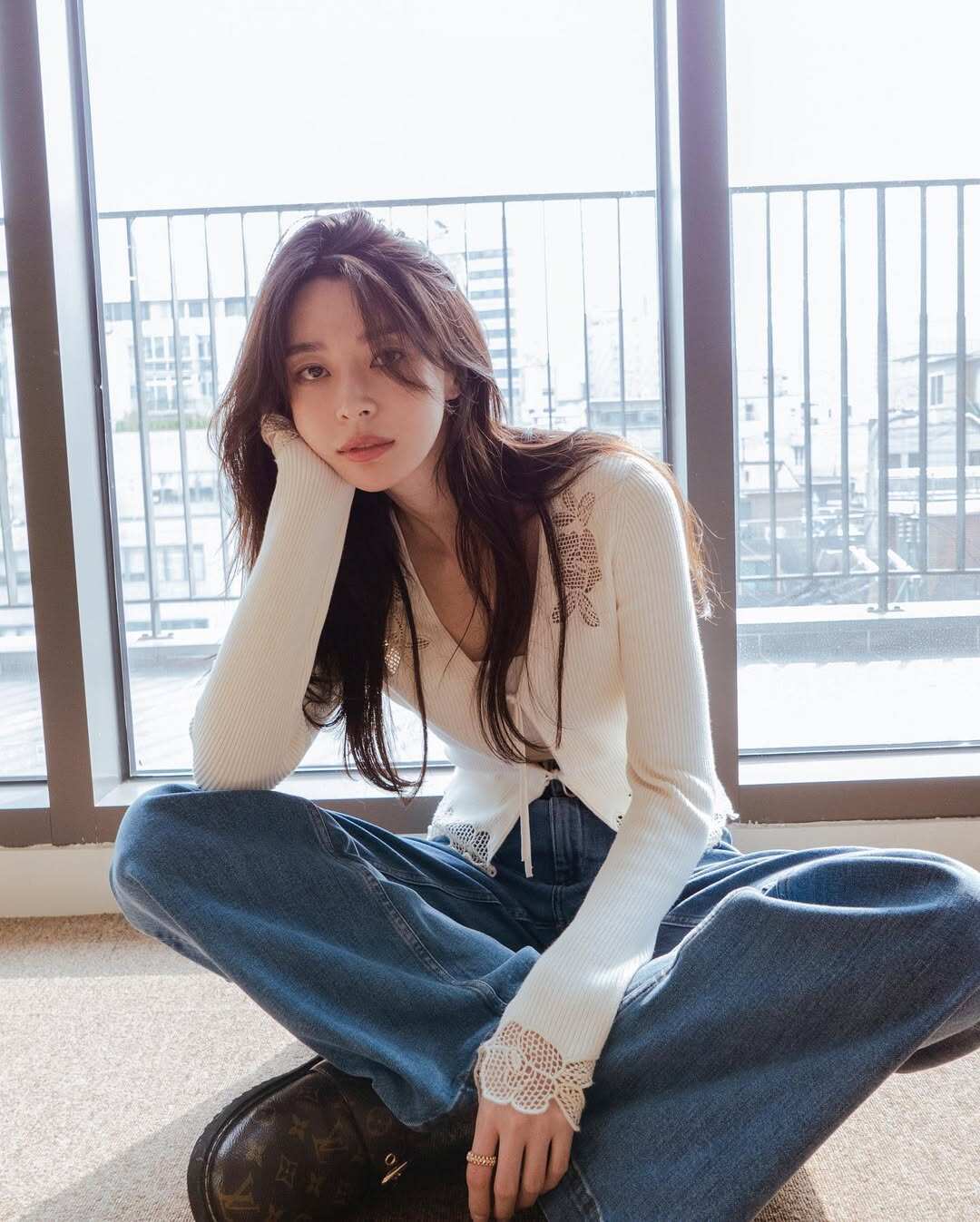 Mỹ nhân sở hữu đôi chân dài gần 1m1 được ví như thần Vệ Nữ, tuổi 34 vẫn khiến nhiều người phải mê mẩn vì mặc gì cũng sang  - 11