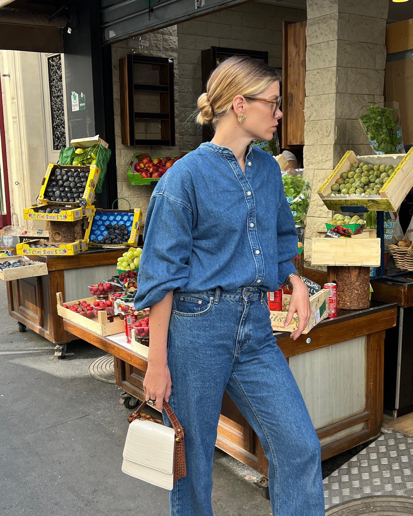 Chị em công sở muốn mặc đẹp mỗi ngày, nhất định phải có đủ 5 kiểu sơ mi amp;#34;thần thánhamp;#34; này trong tủ đồ - 10