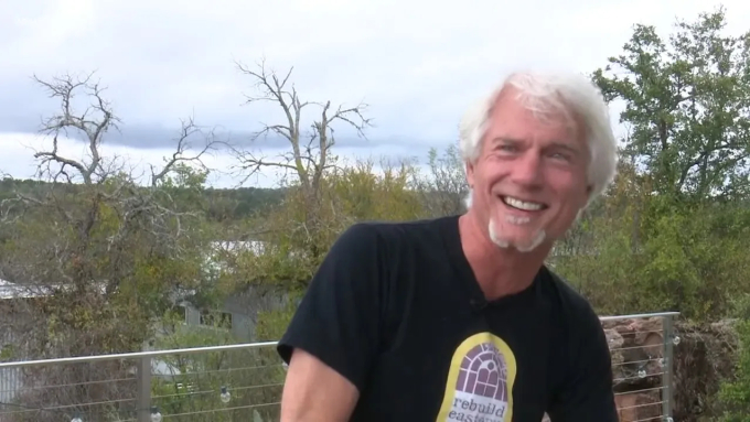 Ông Fred Zipp, cựu biên tập viên tờ Austin-American Statesman, khi sống ở khu nhà nghỉ hưu. Ảnh: The Sun