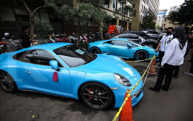 Dàn Lamborghini, Porsche, BMW của dân chơi ‘nhị phân’ bị bắt được đấu giá: Khởi điểm quy đổi 1,8 tỷ đồng, có xe độ khủng với biển tứ quý- Ảnh 3. Dàn Lamborghini, Porsche, BMW của dân chơi ‘nhị phân’ bị bắt được đấu giá: Khởi điểm quy đổi 1,8 tỷ đồng, có xe độ khủng với biển tứ quý- Ảnh 3.