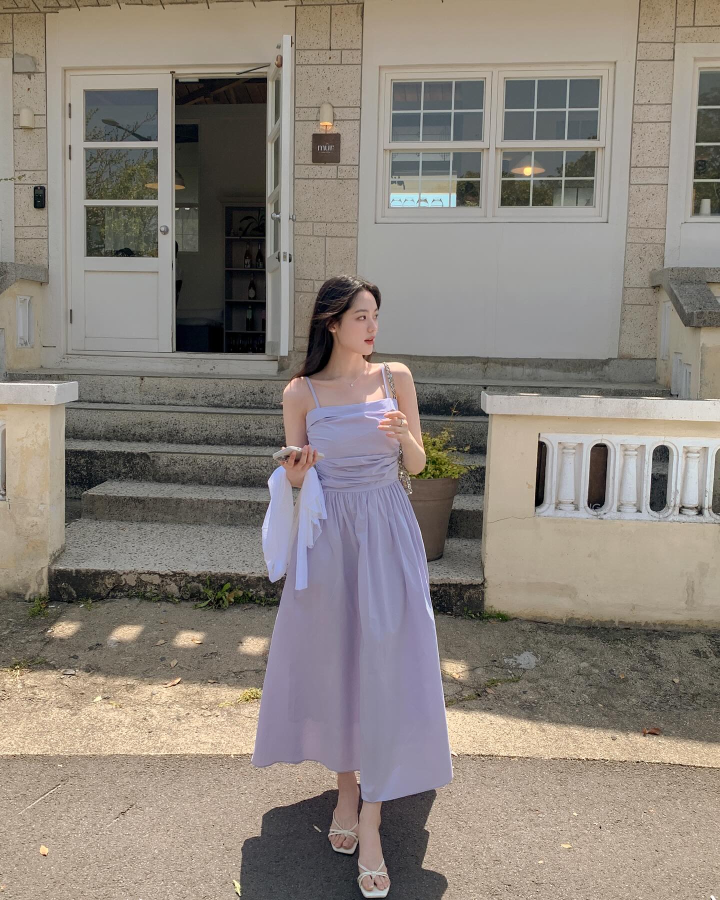 5 kiểu giày cứ mang vào là cao hẳn vài centimet, diện outfit nào cũng xịn mịn amp;#34;hack dángamp;#34; hơn bội phần - 10