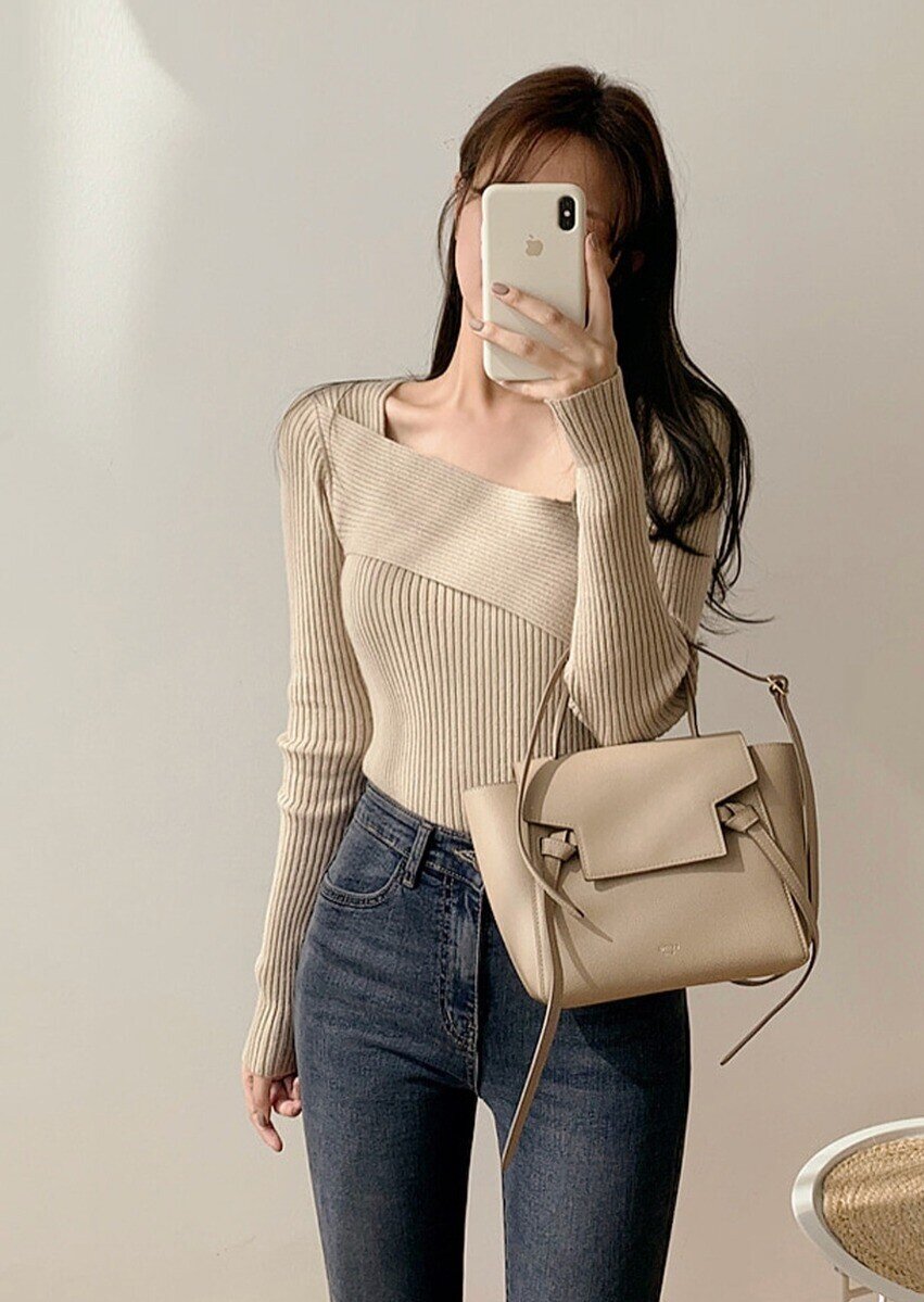 Muốn mặc đẹp mà không cần dáng chuẩn, cứ chọn 4 item ôm khéo này là chuẩn bài - 2