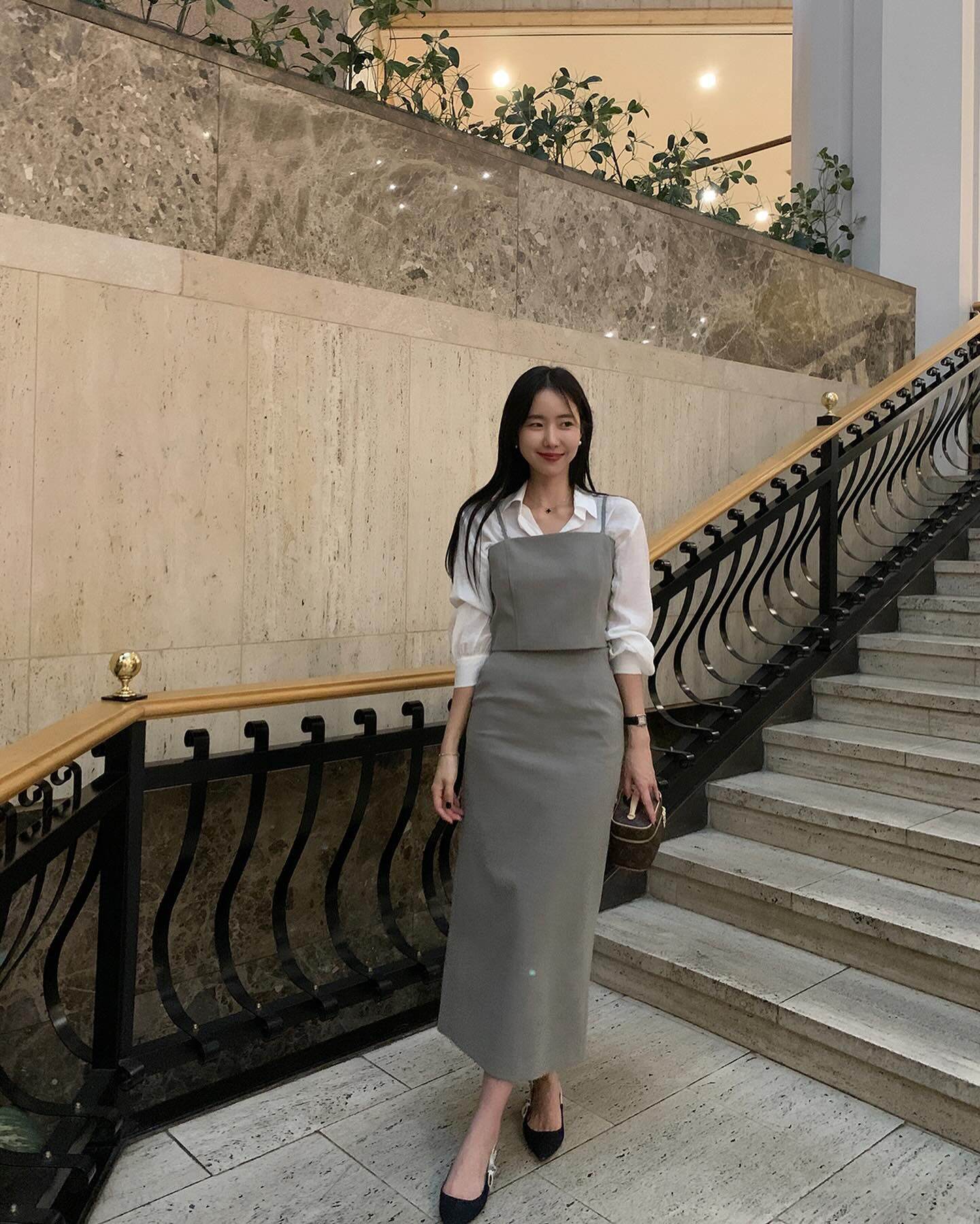 Muốn mặc đẹp mà không cần dáng chuẩn, cứ chọn 4 item ôm khéo này là chuẩn bài - 7