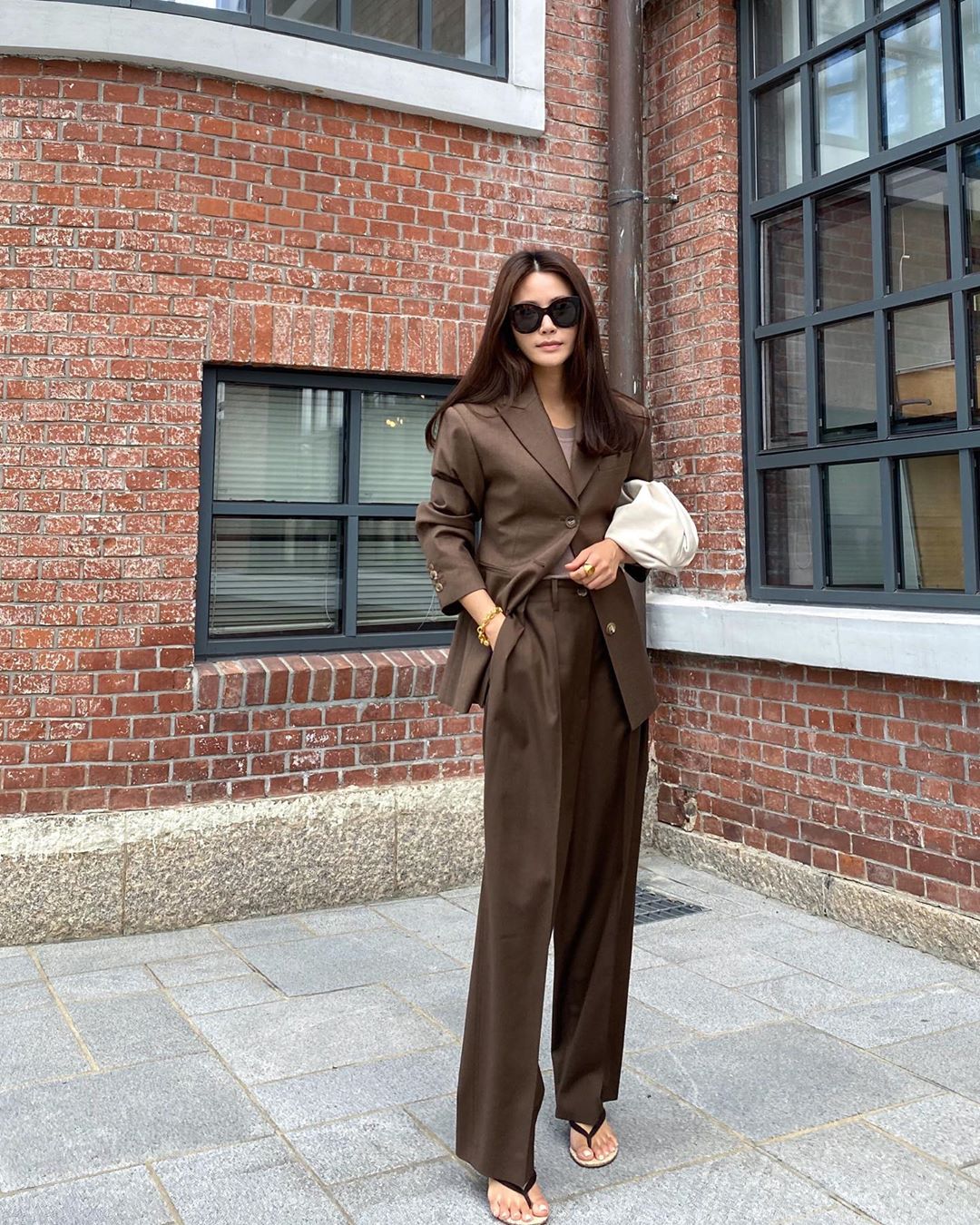 Hãy mặc áo khoác blazer theo cách này vào mùa thu, đảm bảo đẹp mãn nhãn đến nỗi ai nhìn cũng xuýt xoa - 5