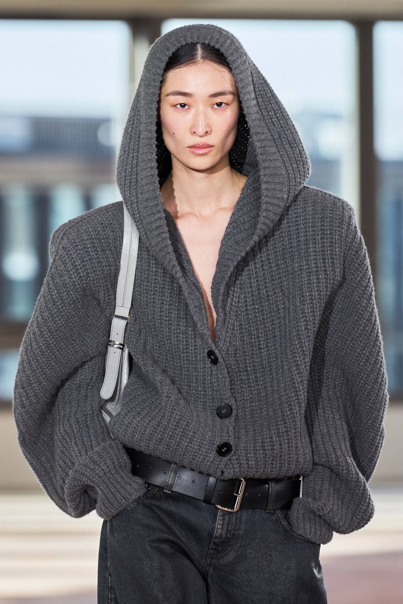 Top 8 mẫu áo len “làm mưa làm gió” mùa thu đông 2025: Ấm áp, sang xịn và cực dễ mix đồ - 5