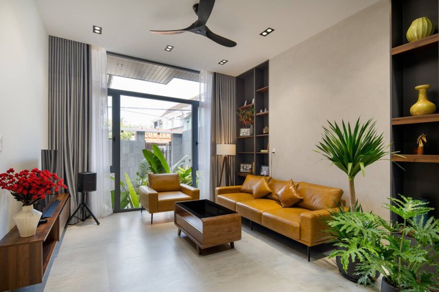 Sự xuất hiện của một vài chậu cây xanh tốt tại khu vực tài vị sẽ là nguồn hỗ trợ rất lớn cho tài khí và tiền bạc.