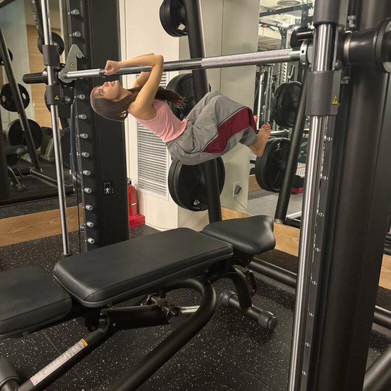 Song song với chế độ ăn uống khoa học, Yoon Eun Hye cũng duy trì tập nhiều bộ môn thể thao để giữ thân hình săn chắc.