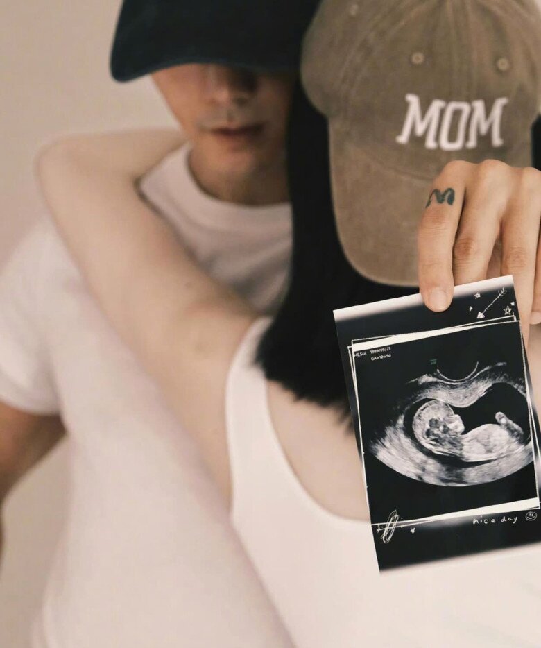 Không để lộ mặt nhưng có thể thấy vóc dáng và da dẻ của mẹ bỉm sau sinh rất trộm vía.