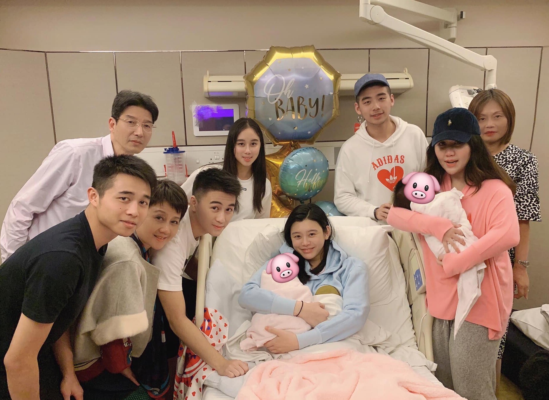 2 thiên thần nội y cùng sinh năm 1989 và đẻ con với thiếu gia điển trai, được bố mẹ chồng thưởng nóng 340 tỷ - 9