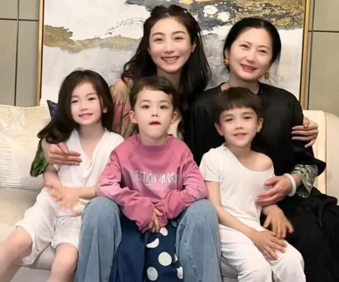 Lý Tuyết Kha làm IVF lần hai sau 7 năm sinh ba.