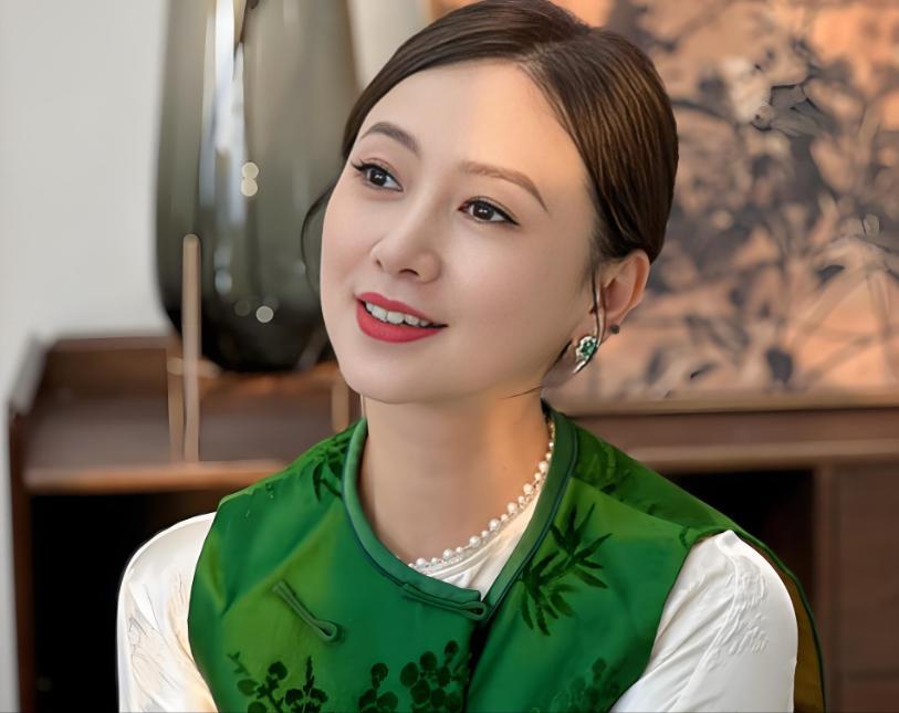 Hoa hậu đẹp nhất châu Á nổi đình đám một thời, nay U60 đẹp rực rỡ nhờ cốc nước giá rẻ giúp amp;#34;cải lão hoàn đồngamp;#34; - 11