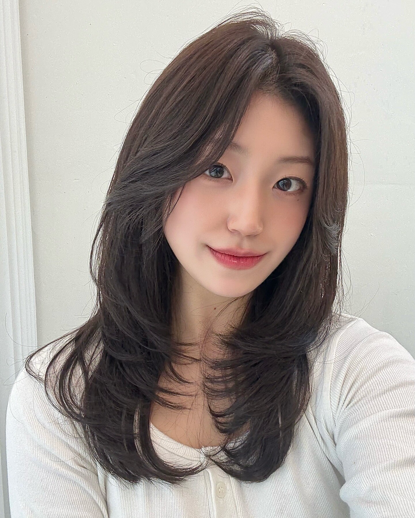 5 kiểu tóc đen chuẩn amp;#34;cứu cánhamp;#34; cho nàng mặt tròn: Che khuyết điểm cực khéo, tôn nét mềm mại, cắt xong ai cũng trầm trồ - 8