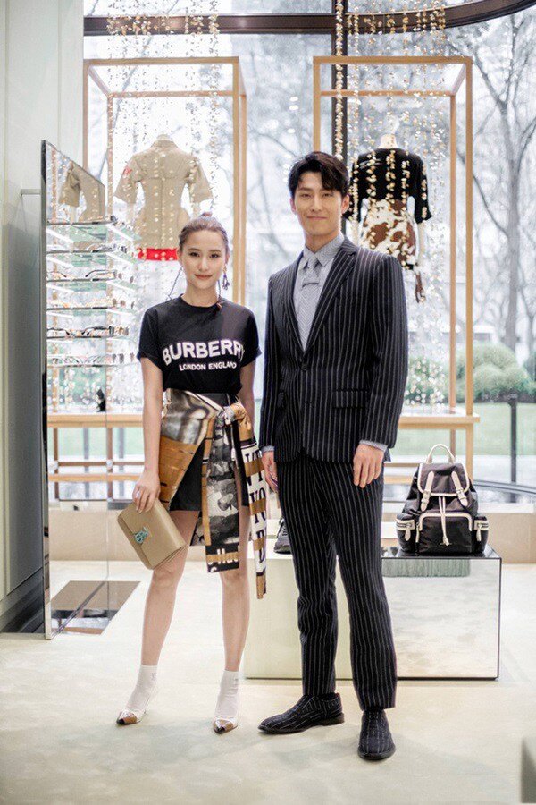 Cô nàng sở hữu khối tài sản khủng từ nhà cửa, xe cộ, đồ hiệu, ăn uống xa hoa đến cả trăm triệu đồng một bữa.