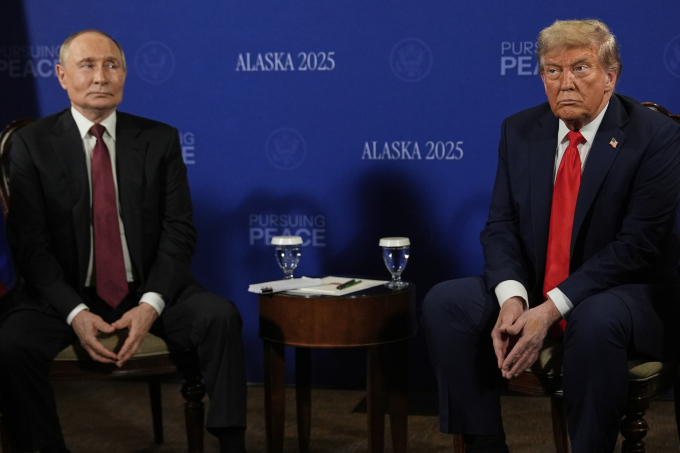 Tổng thống Putin và Tổng thống Trump trong cuộc hội đàm tại Alaska ngày 15/8. Ảnh: AP