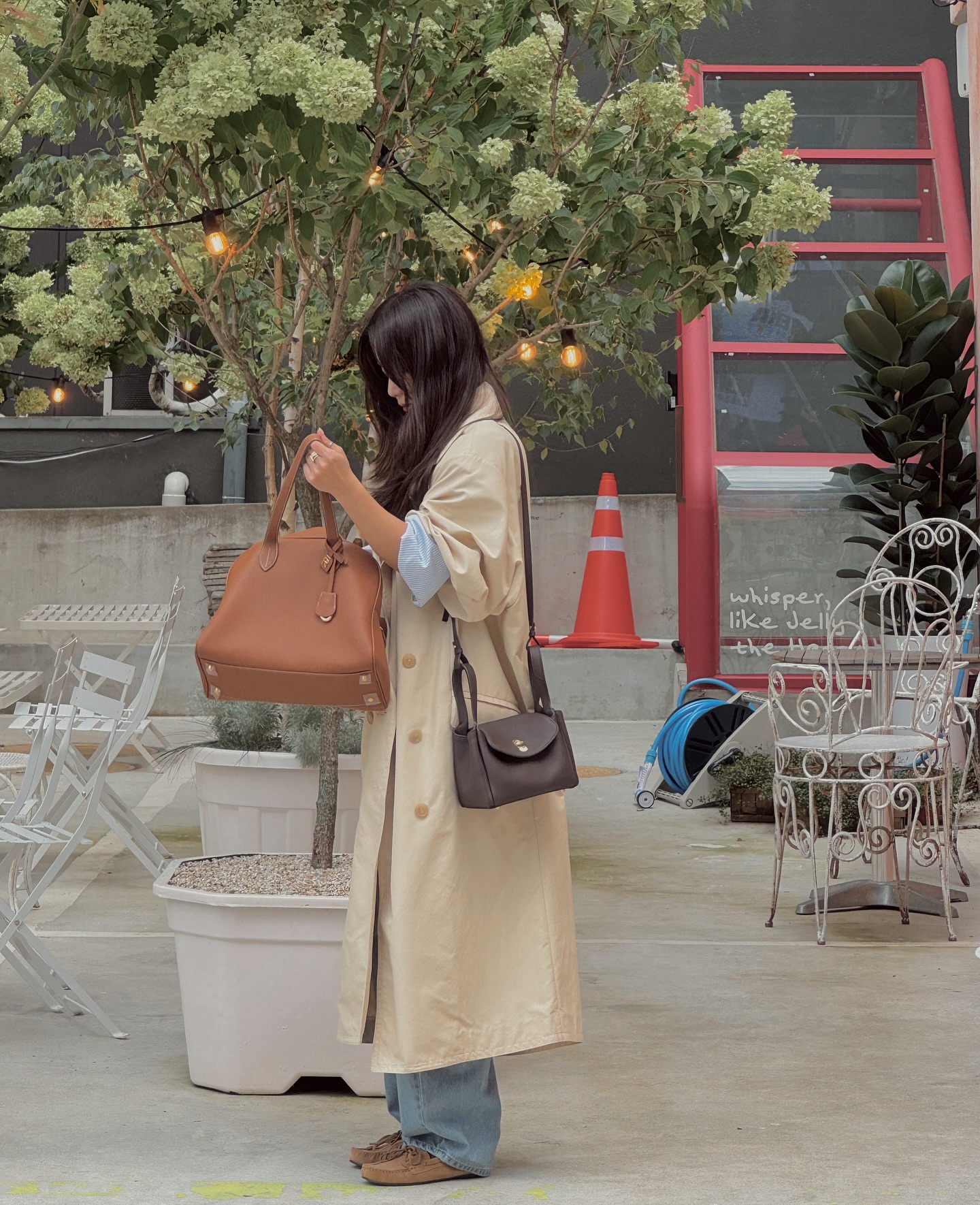 Không cần sắm nhiều, mùa đông tôi vẫn amp;#34;sang ngầmamp;#34; nhờ 3 kiểu áo khoác vừa dễ phối lại tôn dáng - 11