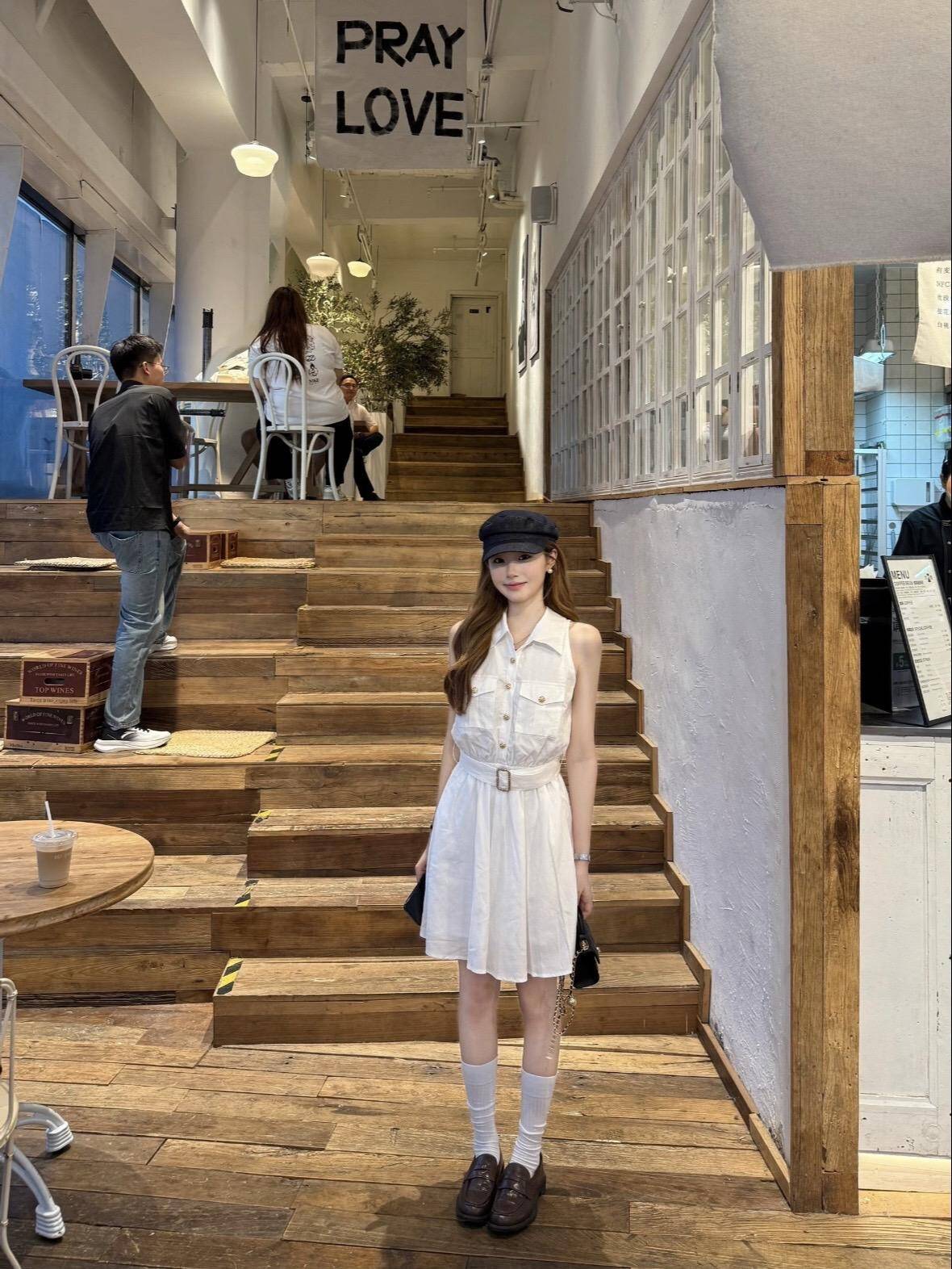 Hội chị em sành điệu đều “chia tay” giày đen, đây mới là tông màu giày được săn đón nhất Thu Đông 2025 - 9