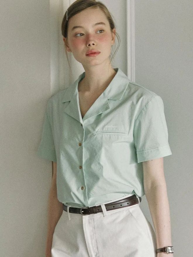 Áo tối màu vừa già vừa nóng, chị em đổi sang 5 kiểu áo sáng này là amp;#34;autoamp;#34; trẻ xinh tức thì - 5