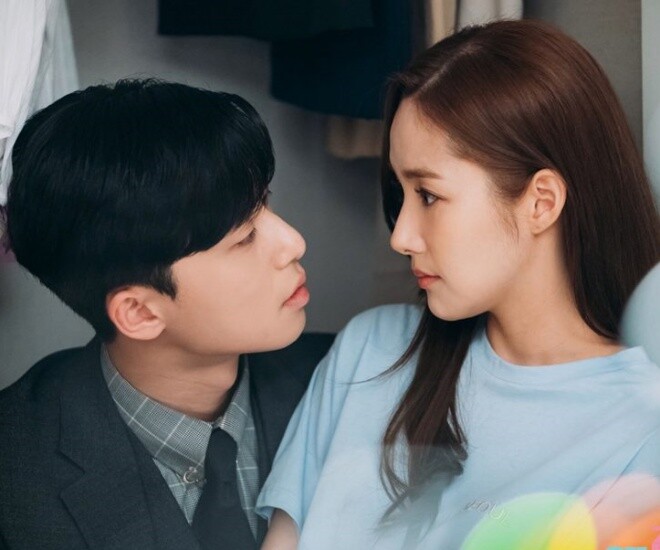 Bất chấp sự phản đối của gia đình, tôi đã cưới người phụ nữ hơn 20 tuổi. (Ảnh minh họa)