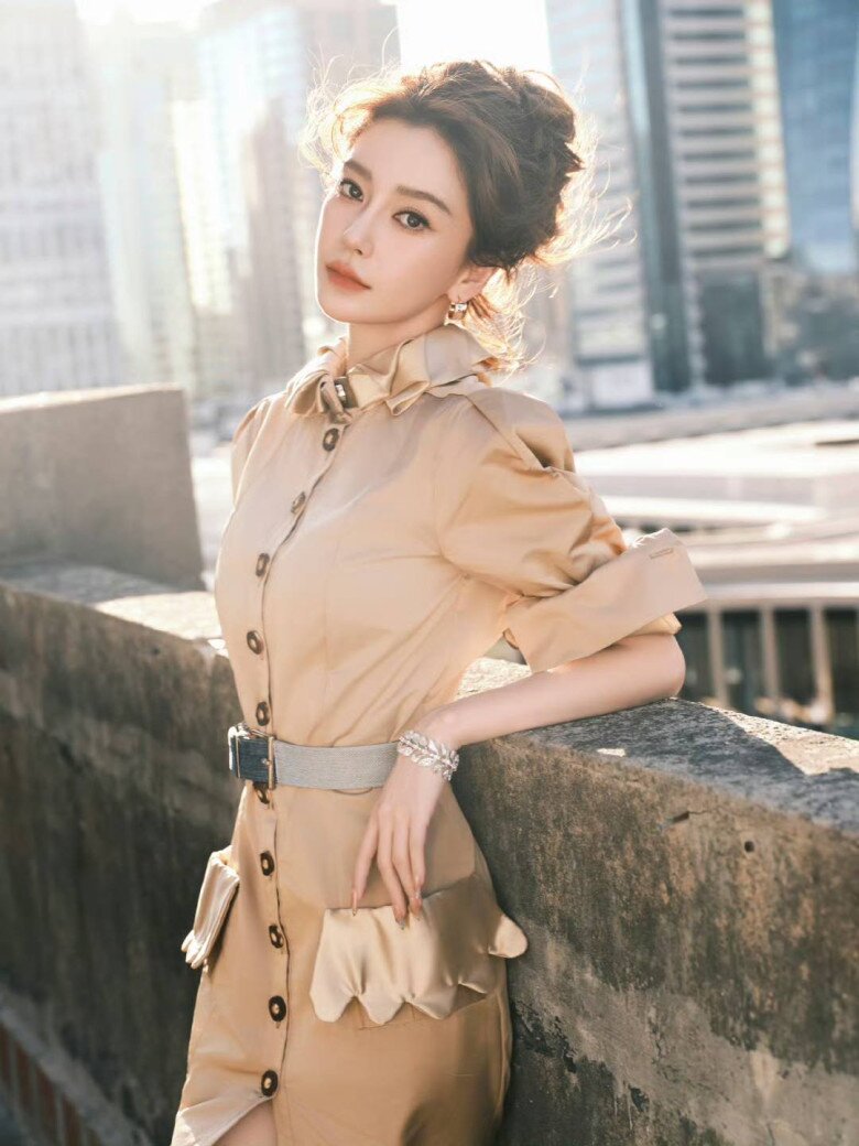 Nữ diễn viên phải tự chi trả tất cả chi phí đi lại, ăn ở và khách sạn.