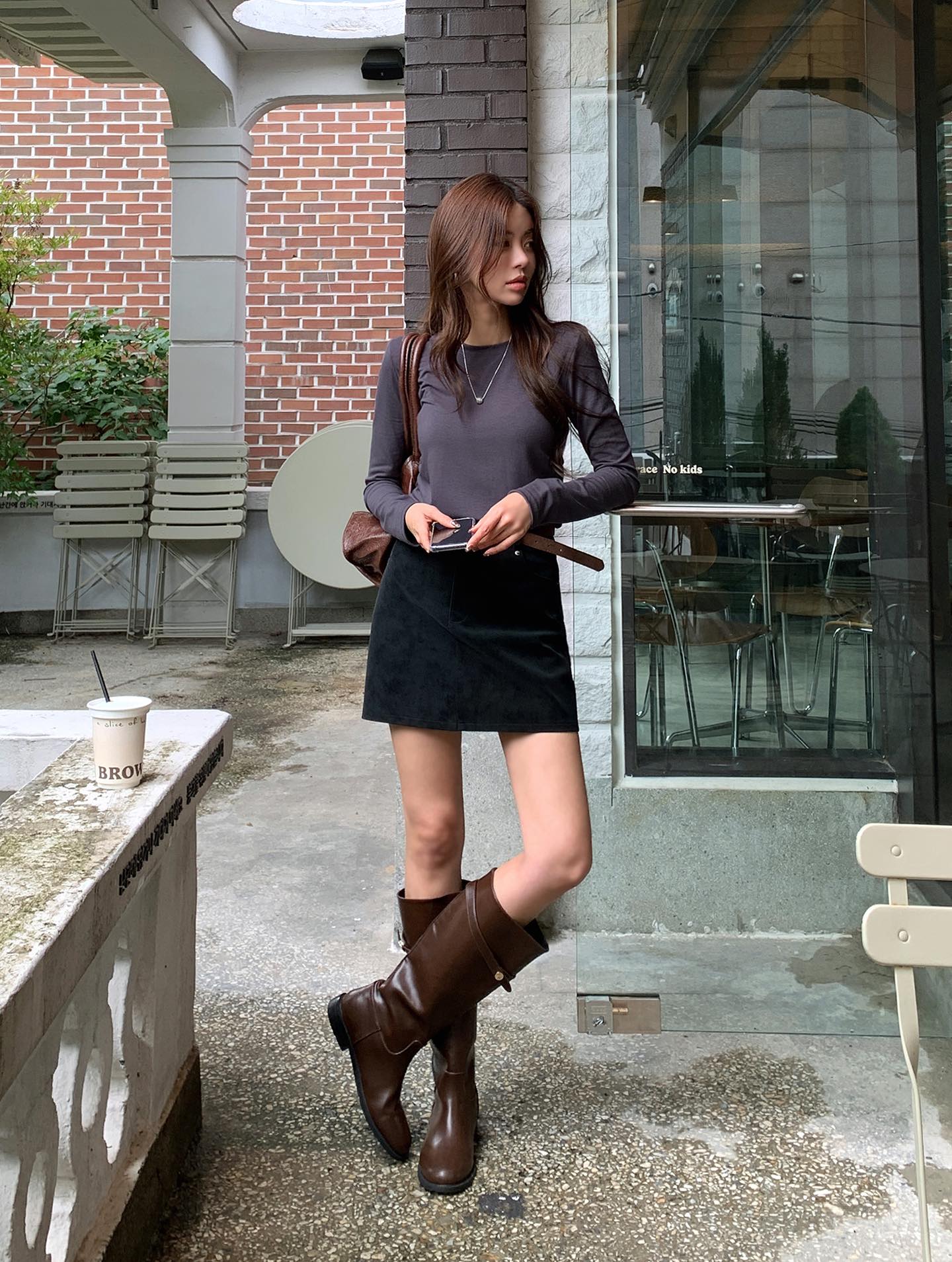 Chẳng cần nghĩ nhiều, mùa đông tôi vẫn sang khỏi bàn nhờ 5 kiểu áo này: Diện lên xinh hơn hẳn, nhìn phát đã thấy có gu - 13