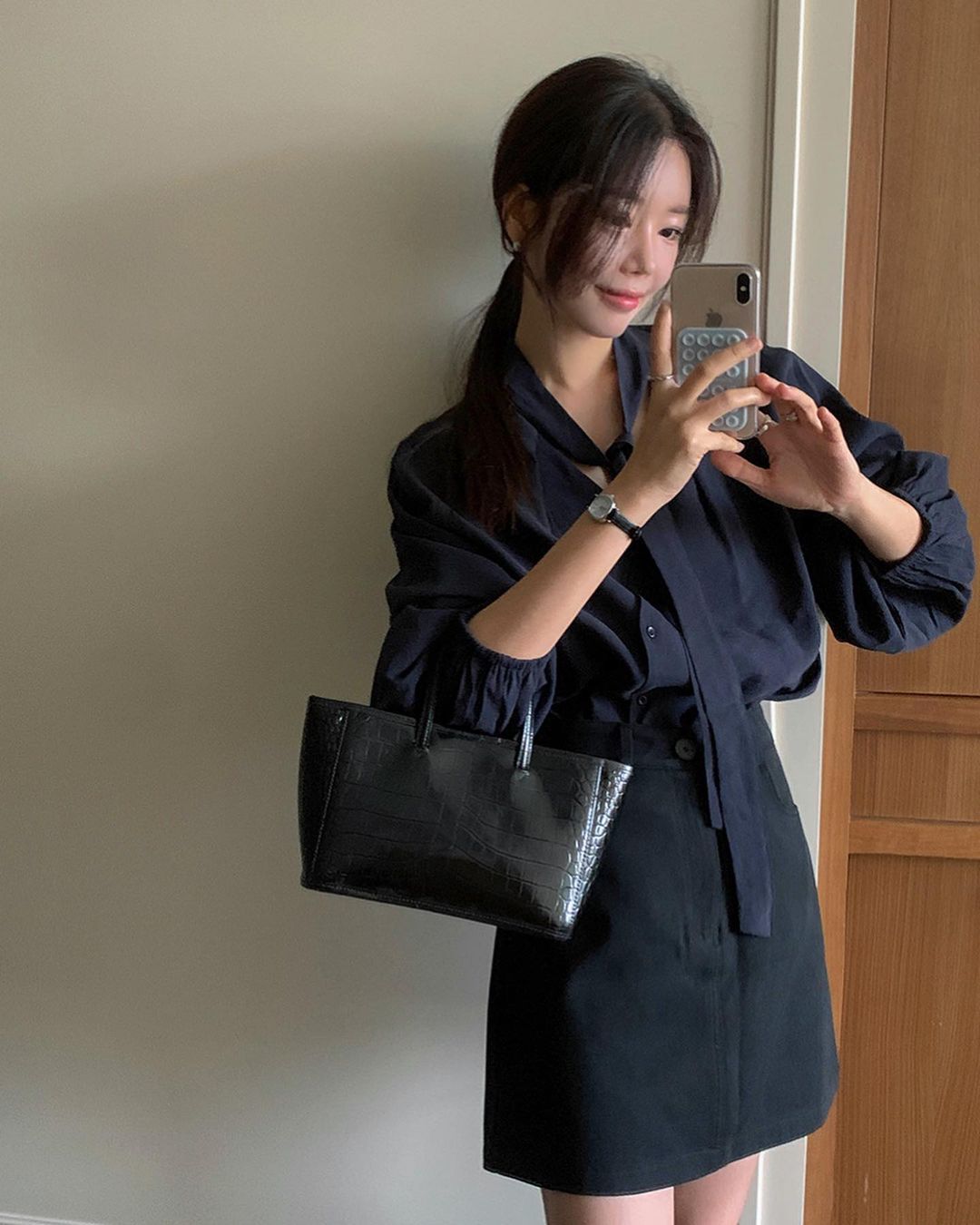 Chẳng cần nghĩ nhiều, mùa đông tôi vẫn sang khỏi bàn nhờ 5 kiểu áo này: Diện lên xinh hơn hẳn, nhìn phát đã thấy có gu - 18