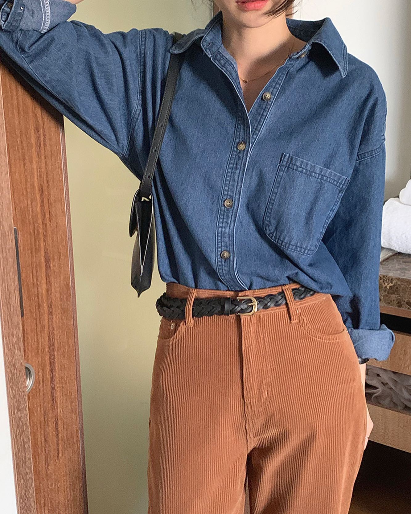 Sau khi thử loạt outfit mùa lạnh, đây là 4 kiểu áo đẹp mặc cùng quần jeans giúp tôi sang như quý cô nước Pháp - 6