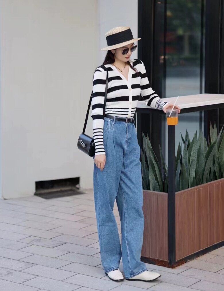 Sau khi thử loạt outfit mùa lạnh, đây là 4 kiểu áo đẹp mặc cùng quần jeans giúp tôi sang như quý cô nước Pháp - 8