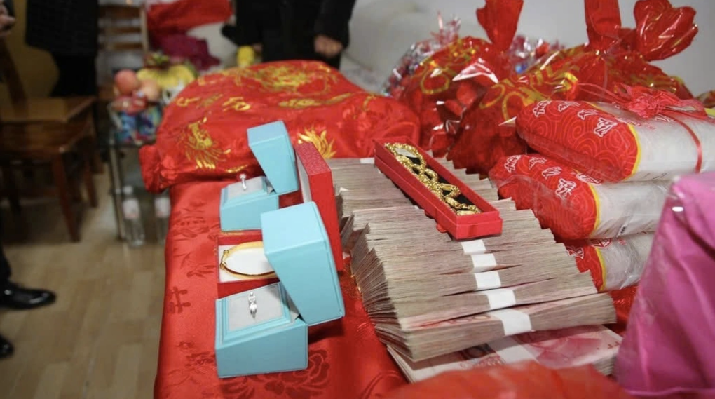 Tiền thách cưới trở thành gánh nặng nhiều đàn ông ở Trung Quốc muốn lấy vợ. Ảnh minh họa: News