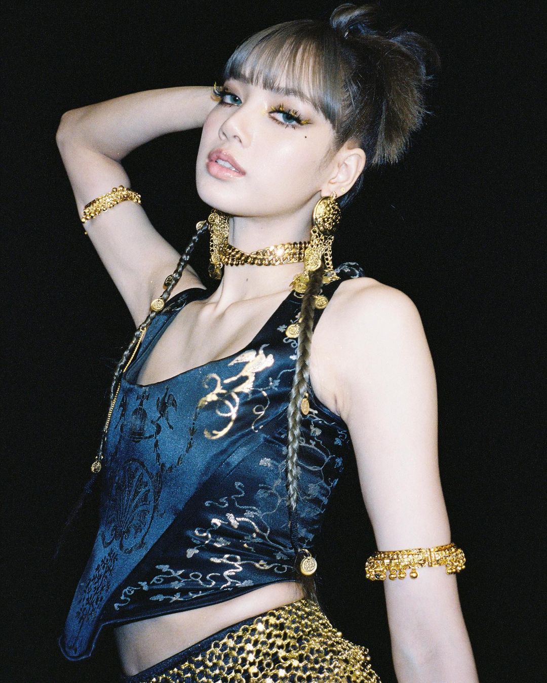 Lisa tuổi 19 rực sáng và hành trình trở thành biểu tượng toàn cầu của thế hệ dám mơ - 8