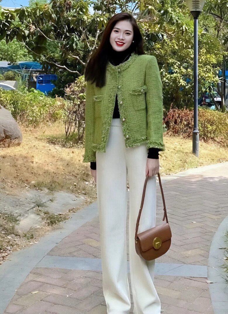 Chất liệu Chenille mềm, dày và có khả năng giữ ấm vượt trội, giúp bạn thoải mái suốt mùa lạnh mà không bị cảm giác cồng kềnh.