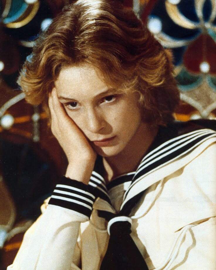 Nhìn lại đỉnh cao nhan sắc “cậu bé đẹp nhất thế giới” vừa qua đời: Đẹp đến siêu thực nhưng biến cuộc đời thành bi kịch - 4