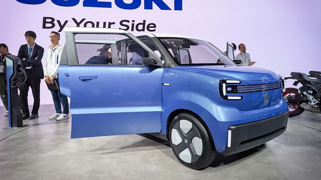 Suzuki tung dàn xe cực độc: Ô tô điện nhỏ hơn Jimny, Fronx chịu được 'rượu liều cao', xe leo cầu thang, xe máy như 'Chaly cúc cu bản điện'- Ảnh 3. Suzuki tung dàn xe cực độc: Ô tô điện nhỏ hơn Jimny, Fronx chịu được 'rượu liều cao', xe leo cầu thang, xe máy như 'Chaly cúc cu bản điện'- Ảnh 3.