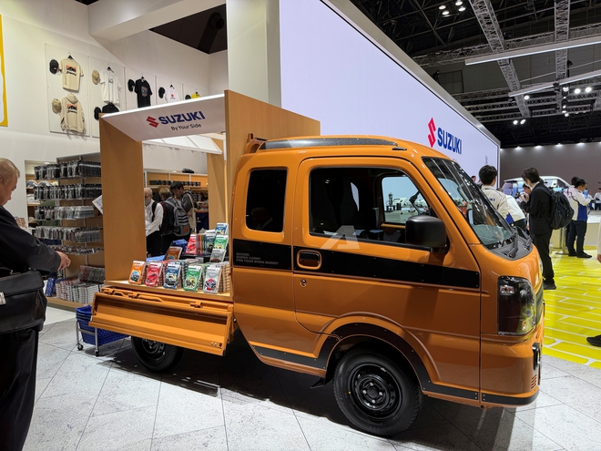 Suzuki tung dàn xe cực độc: Ô tô điện nhỏ hơn Jimny, Fronx chịu được 'rượu liều cao', xe leo cầu thang, xe máy như 'Chaly cúc cu bản điện'- Ảnh 15. Suzuki tung dàn xe cực độc: Ô tô điện nhỏ hơn Jimny, Fronx chịu được 'rượu liều cao', xe leo cầu thang, xe máy như 'Chaly cúc cu bản điện'- Ảnh 15.