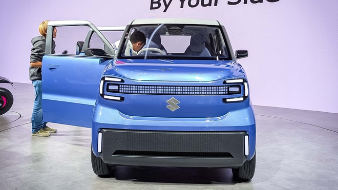 Suzuki tung dàn xe cực độc: Ô tô điện nhỏ hơn Jimny, Fronx chịu được 'rượu liều cao', xe leo cầu thang, xe máy như 'Chaly cúc cu bản điện'- Ảnh 4. Suzuki tung dàn xe cực độc: Ô tô điện nhỏ hơn Jimny, Fronx chịu được 'rượu liều cao', xe leo cầu thang, xe máy như 'Chaly cúc cu bản điện'- Ảnh 4.