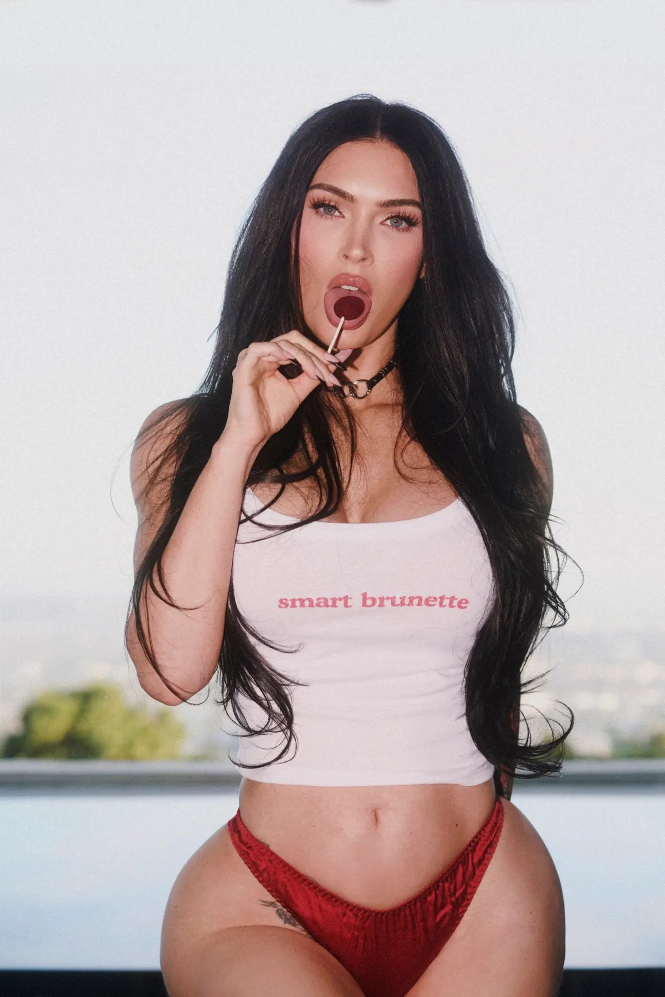 Hành động không ngờ của diễn viên Megan Fox - 2