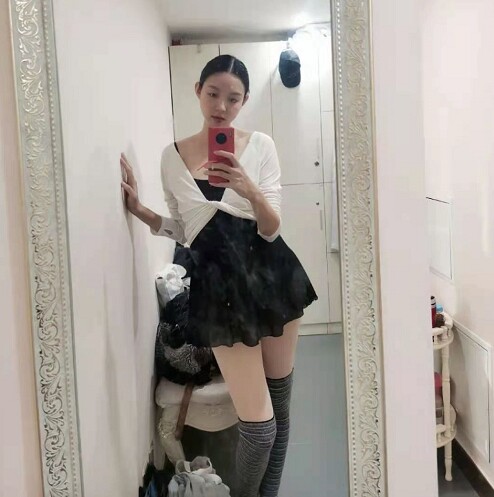 Mỹ nhân cao 1m82 có đôi chân dài 1m22, từ chối đại gia lấy chàng trai bình thường, sinh 2 con vẫn như gái son - 4