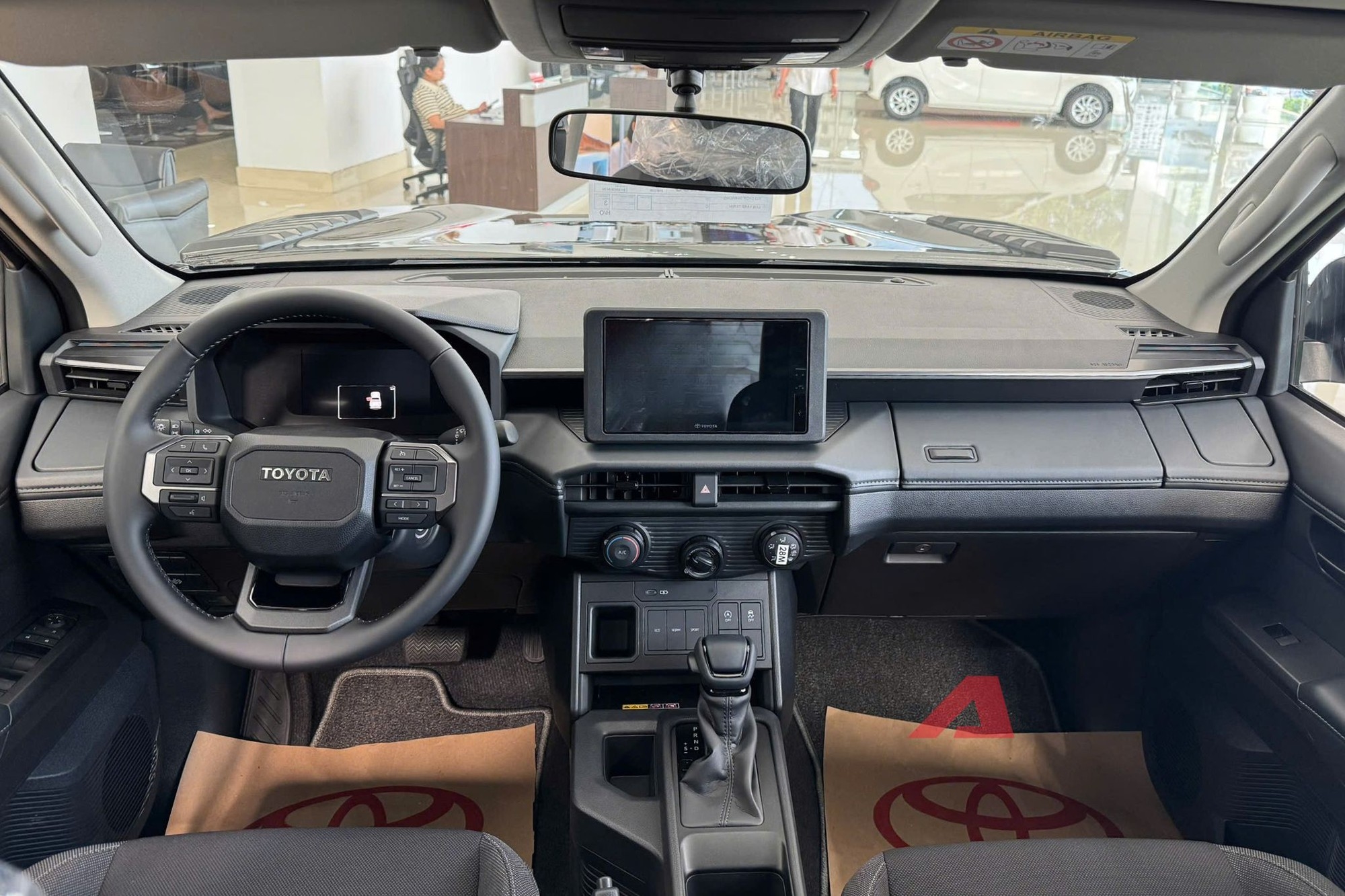 Toyota Fortuner thế hệ mới có thể hầm hố như Land Cruiser, nội thất lột xác, dự kiến ra mắt năm sau - Ảnh 5.