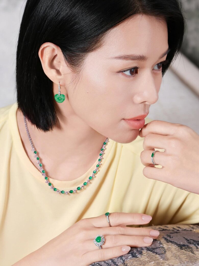 Á hậu sinh liền 3 con cho chồng đại gia U50 như amp;#34;gái còn sonamp;#34;, chăm đeo ngọc phỉ thúy đẹp mê mẩn - 6