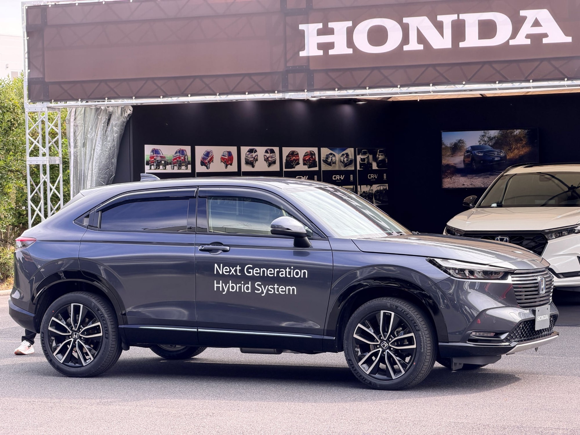 Honda HR-V sắp có nâng cấp lớn: Thêm bản thể thao và địa hình, trang bị công nghệ mới như Civic - Ảnh 3.