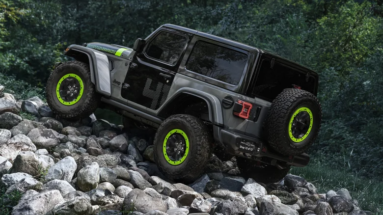 Jeep Wrangler Switchback ra mắt: Ngoại hình không đụng hàng, dùng máy V6 mạnh gần 300 mã lực - Ảnh 3.