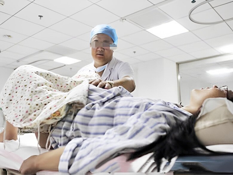 Chị Mai nhập viện vì đau bụng, không hề biết mình đang mang thai - Ảnh minh hoạ.