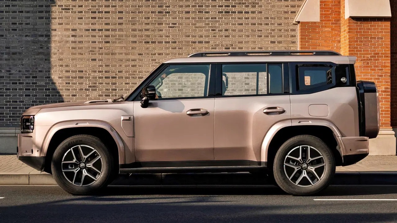 SUV PHEV mới tiệm cận cỡ Prado, giá quy đổi hơn 540 triệu đồng: Tiện nghi như xe sang, tối ưu off-road, hết xăng vẫn chạy tiếp hơn 250km - Ảnh 7.