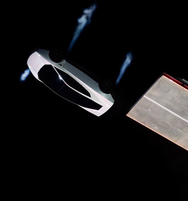 Tesla Roadster có gì mà nhiều người đàn ông mê đến thế? - Ảnh 2.