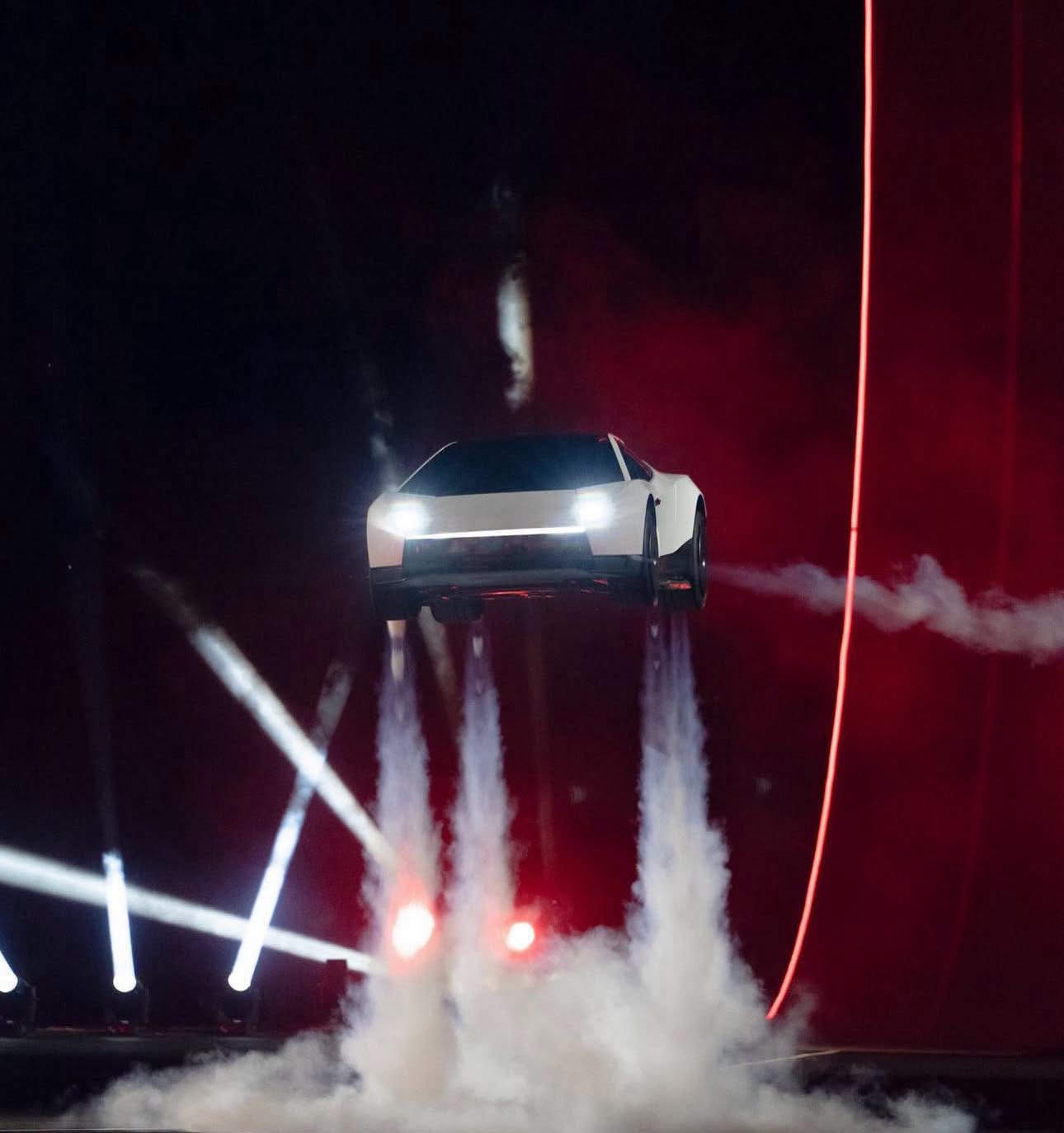 Tesla Roadster có gì mà nhiều người đàn ông mê đến thế? - Ảnh 3.