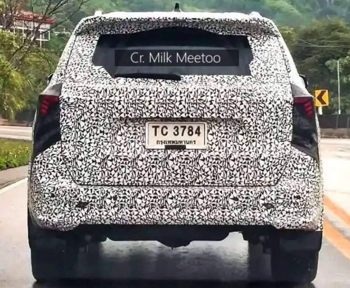 Toyota Fortuner thế hệ mới tiếp tục lộ diện tại Thái Lan: Đầu xe đổi thiết kế, chờ ngày đấu Ford Everest - Ảnh 3.
