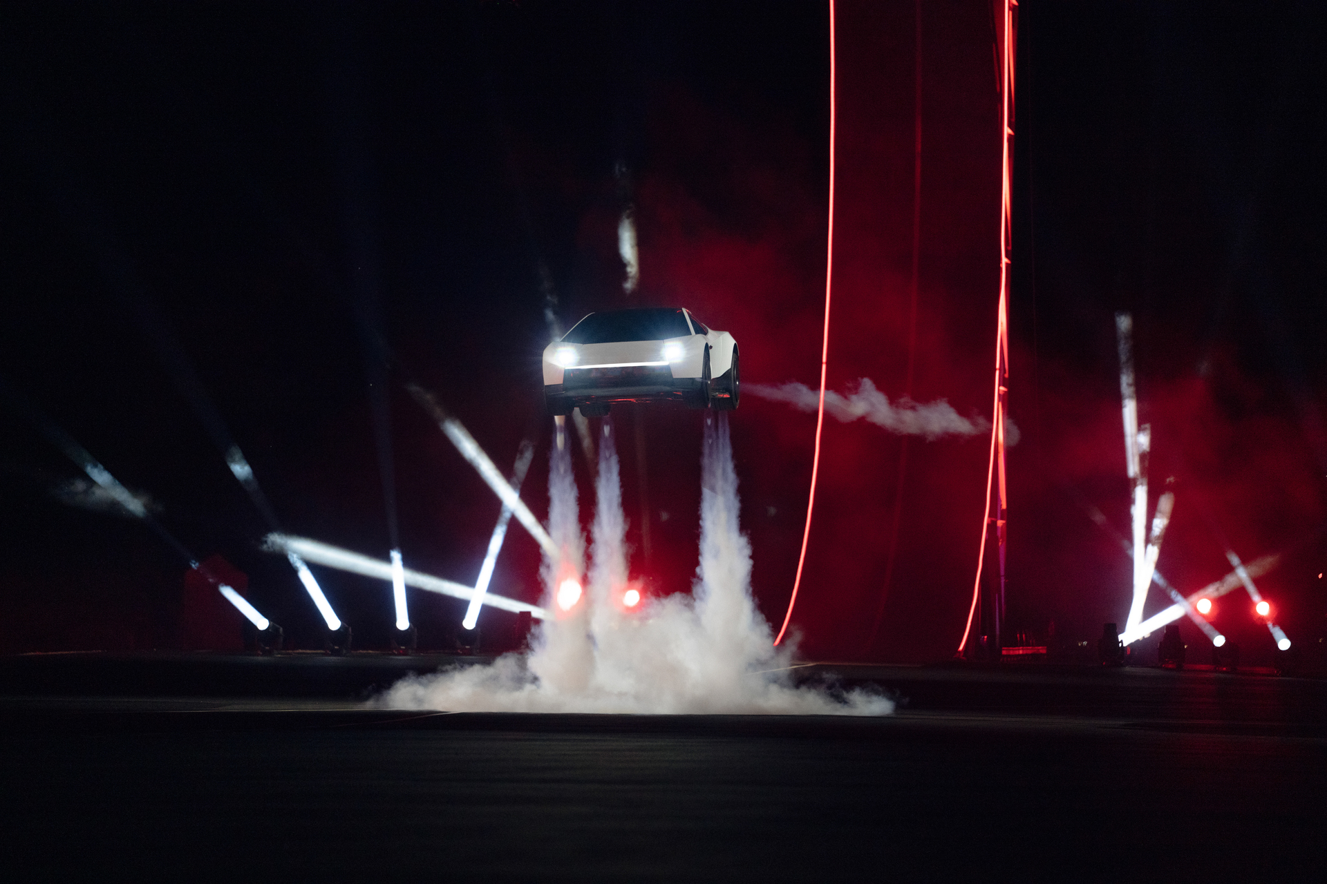 Siêu xe bay Tesla Roadster mở bán tại ĐNÁ: 6,8 tỷ cho tiền cọc, có đủ 3 phiên bản, chỉ có trang bị tay lái thuận như ở Việt Nam - Ảnh 1.