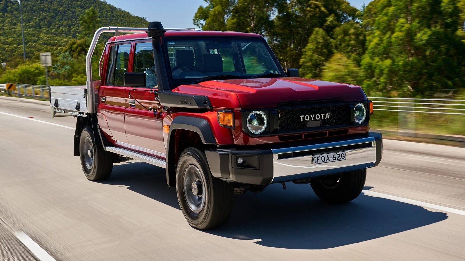 Toyota Land Cruiser 70 Series sau 42 năm mới chuẩn bị lắp một trang bị phổ biến trên xe giá rẻ - Ảnh 1.