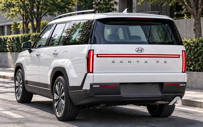Hyundai Santa Fe 2027 để lộ thêm nhiều chi tiết mới: Đèn hậu dọc như Range Rover, mặt trước cũng thay đổi rõ nét - Ảnh 4.