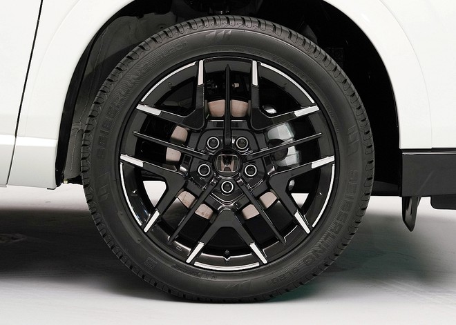 Honda HR-V 2027 ra mắt với gói ngoại thất thể thao, mâm mới, thêm cửa sổ trời toàn cảnh, 10 loa cạnh tranh Xforce, Yaris Cross - Ảnh 10.