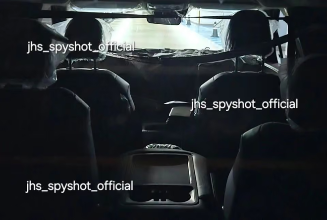 Kia Carnival thế hệ mới lộ diện: Mâm 20 inch, nội thất nhiều nâng cấp, dùng máy hybrid của Hyundai Tucson - Ảnh 1.